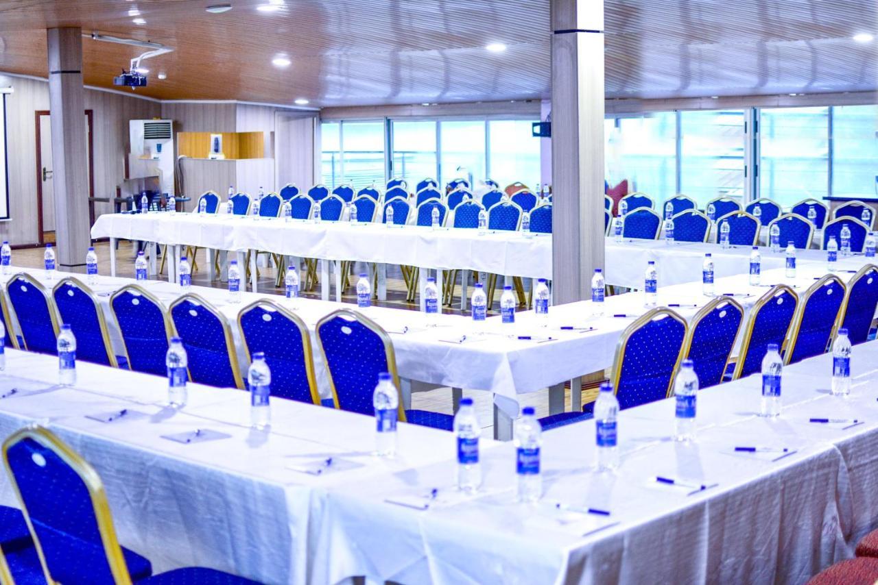Golfview Suites & Conference Center Ikeja Exterior foto